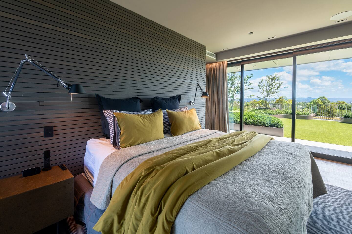 Ponsonby Central Penthouse - bedroom photo 1