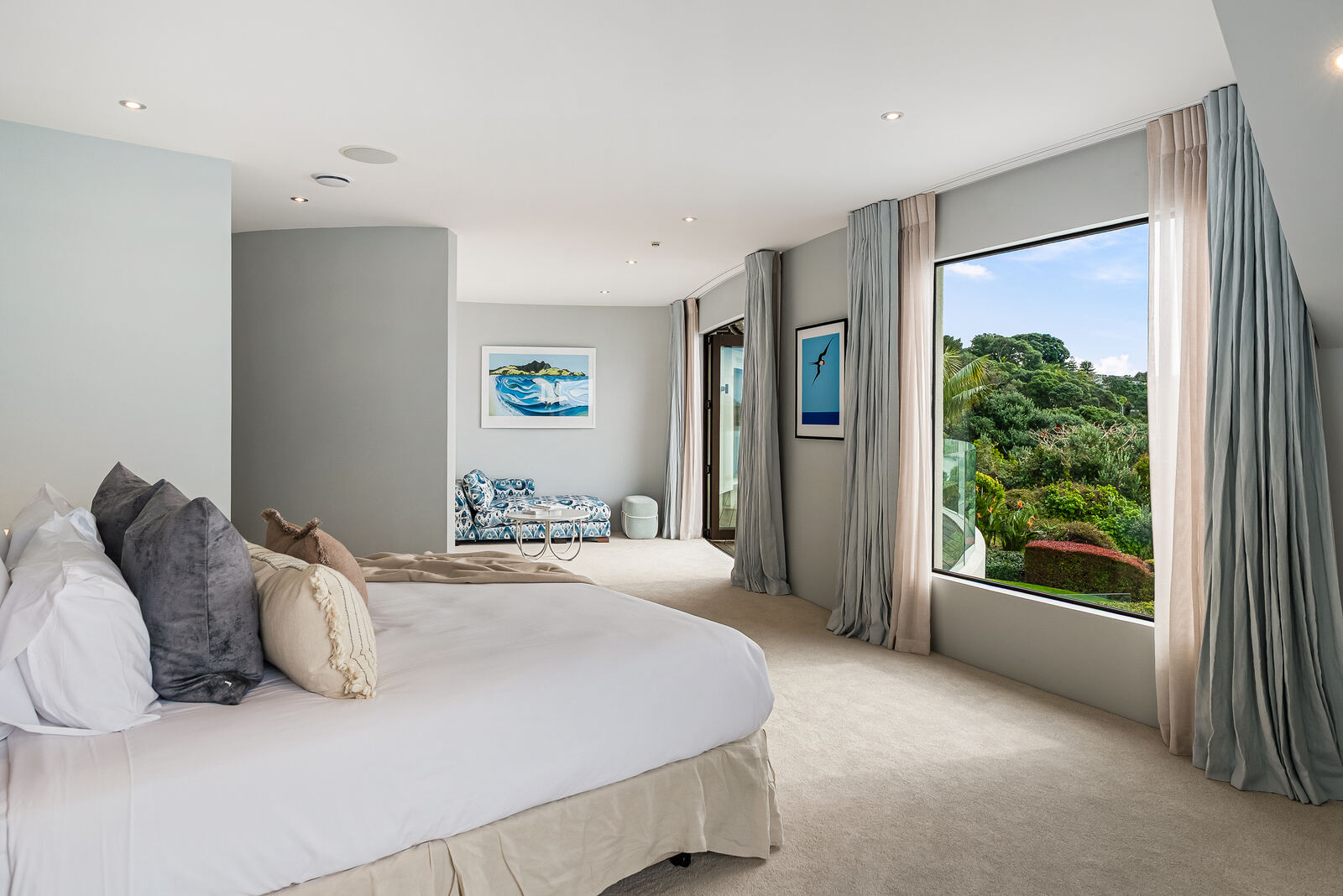 Waterline Arc - bedroom photo 2