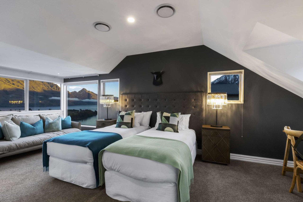 Castle Cliff - bedroom photo 3