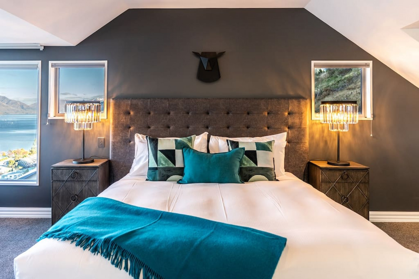 Castle Cliff - bedroom photo 1
