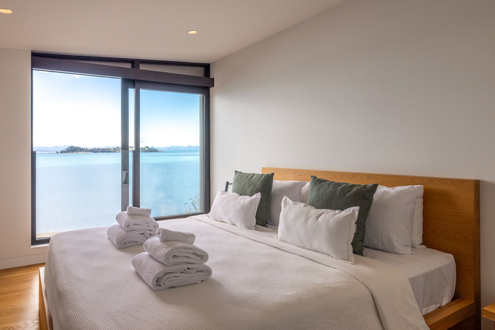 Mahuika on Waiheke - bedroom photo 2
