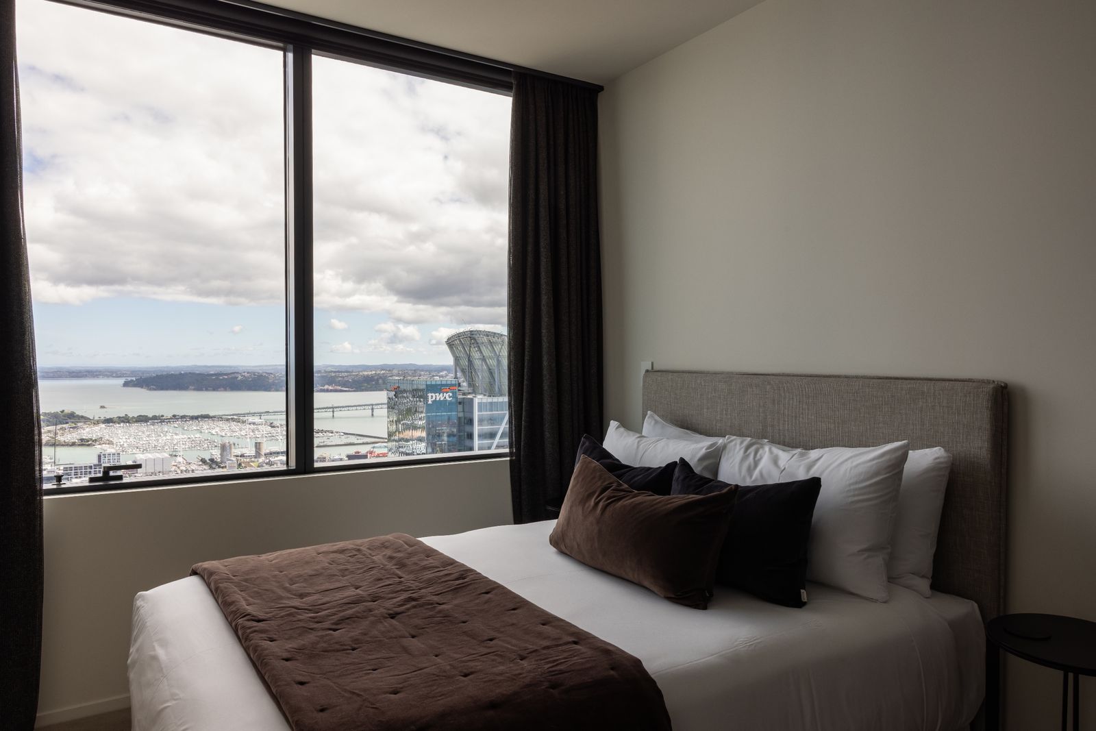 Pacifica Penthouse - bedroom photo 2