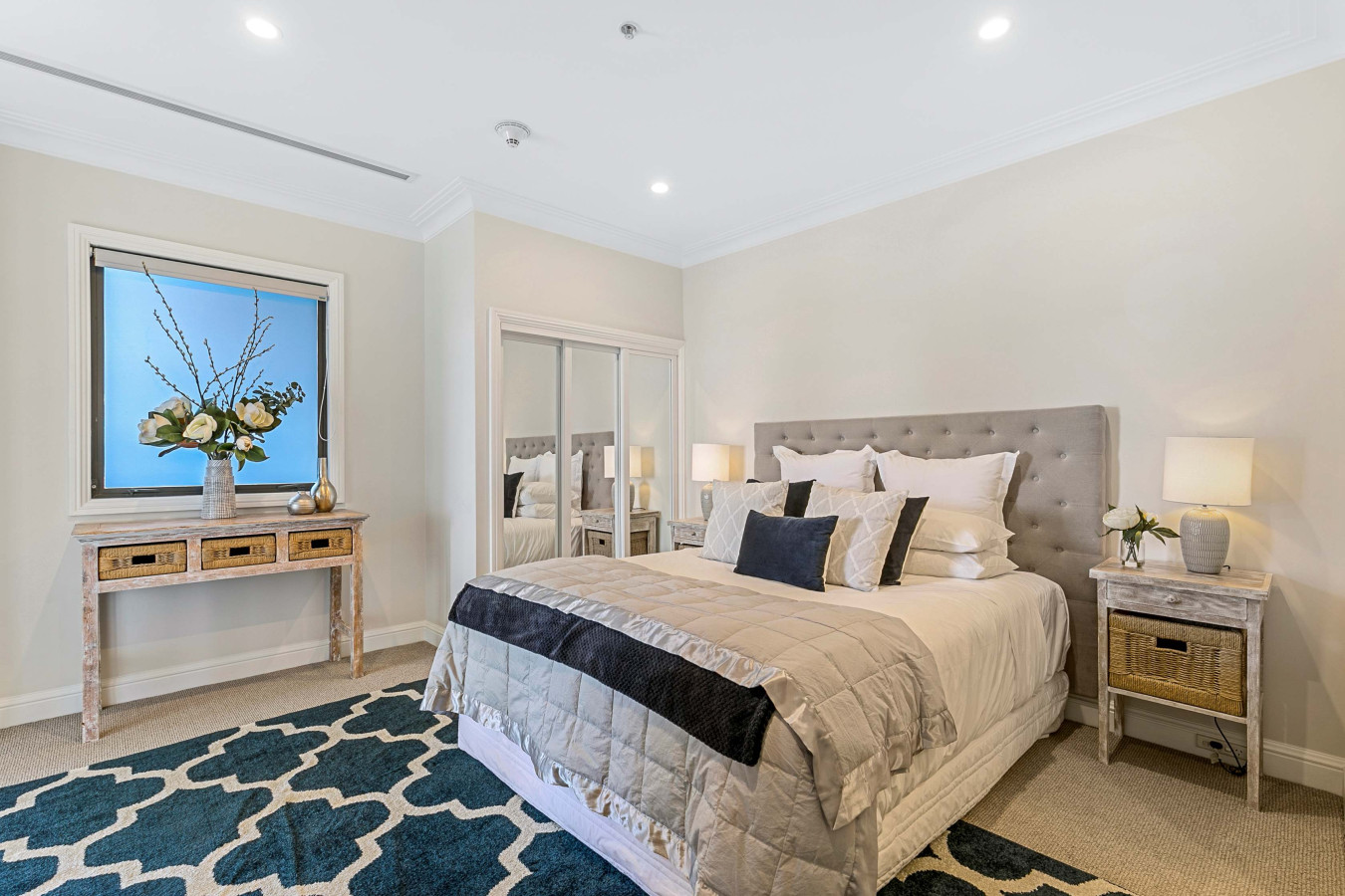 Heritage Penthouse - bedroom photo 3