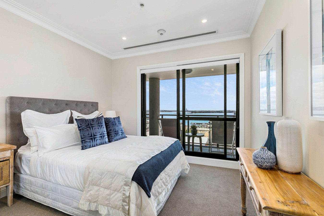 Heritage Penthouse - bedroom photo 2