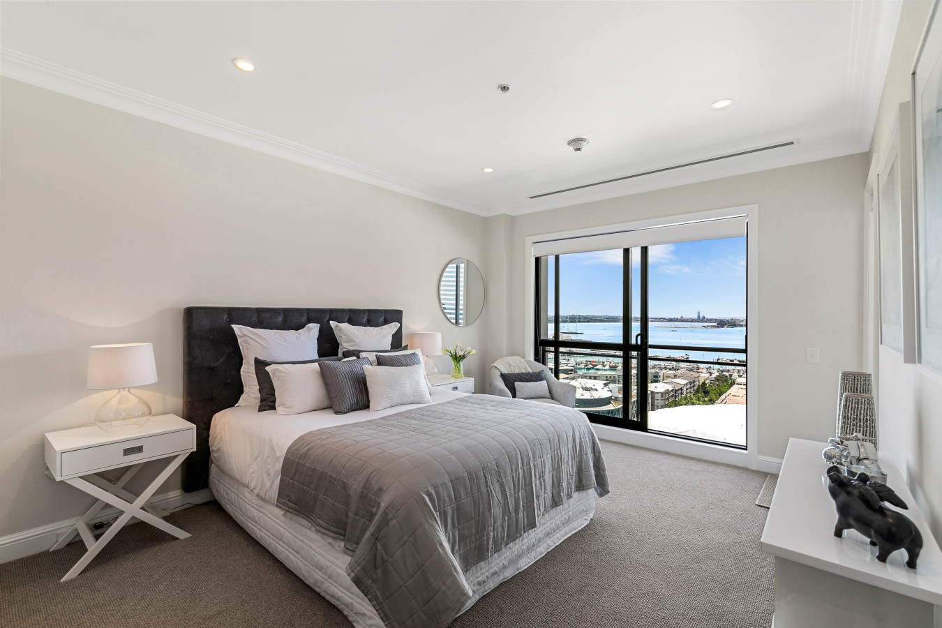 Heritage Penthouse - bedroom photo 1