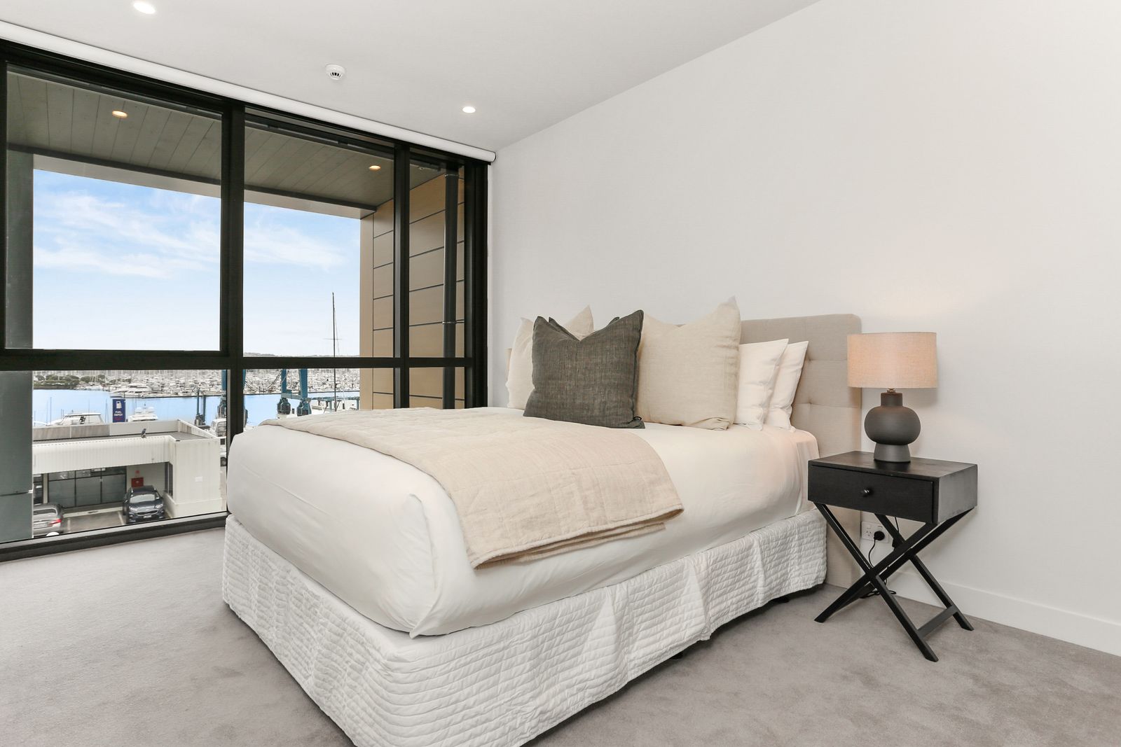 Beau Vista in Wynyard Quarter - bedroom photo 1