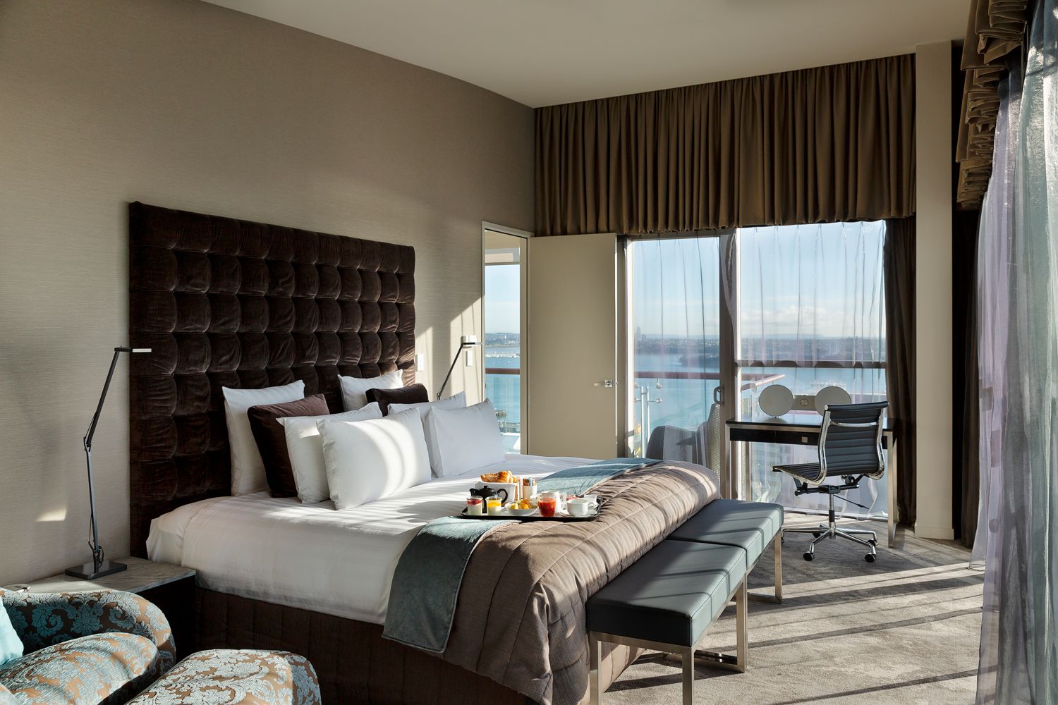 Pullman Auckland Penthouse - bedroom photo 2
